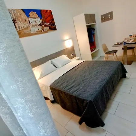 La Piazza Guest house *