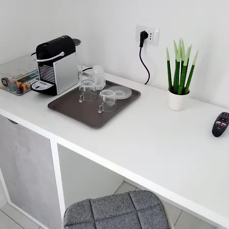 La Piazza Guest house *