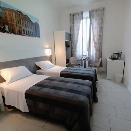 La Piazza Guest house *