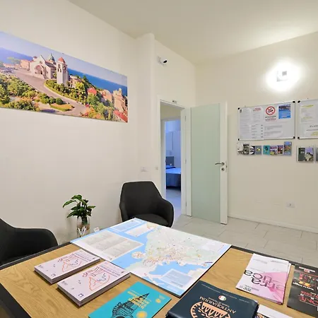 La Piazza Πανσιόν Ανκόνα