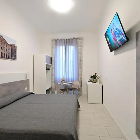 Πανσιόν La Piazza 4*