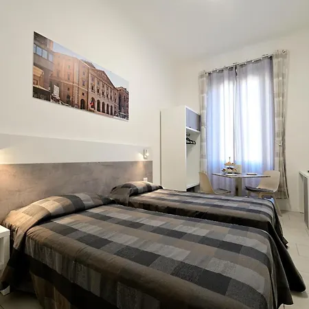 Πανσιόν La Piazza 4*